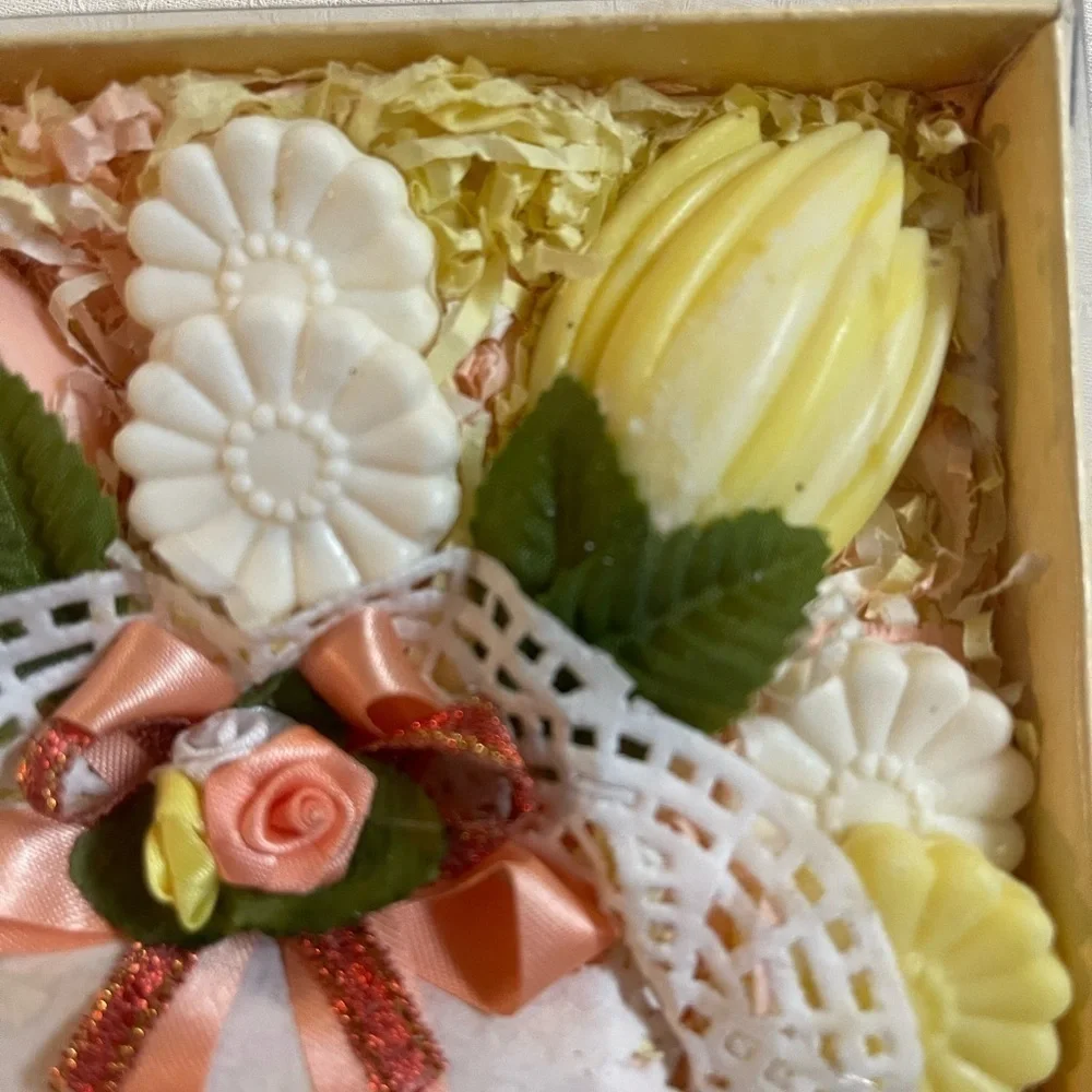 Vintage Flower Shaped Bath Soap Still in Box.